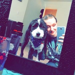 Meet your Posher, Halie